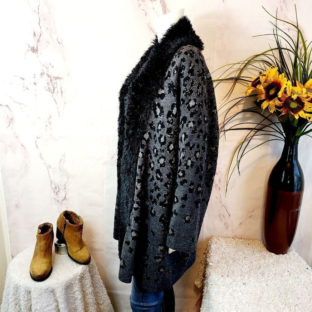 Lauren Michelle Woman beautiful fur trim leopard print - Picture 4 of 6